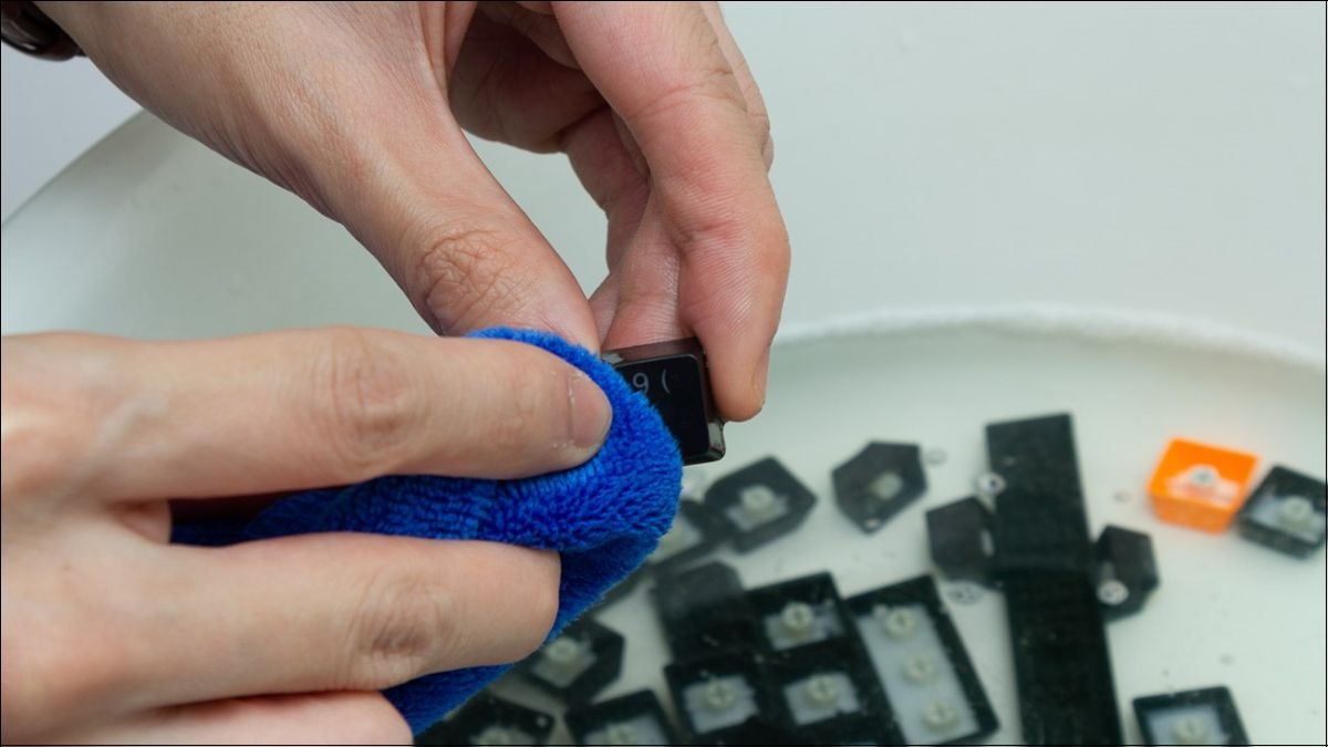 Ngâm rửa keycap đúng cách